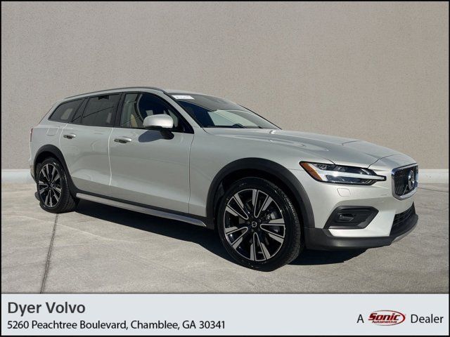 2020 Volvo V60 Cross Country Base