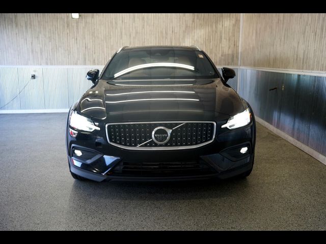 2020 Volvo V60 Cross Country Base