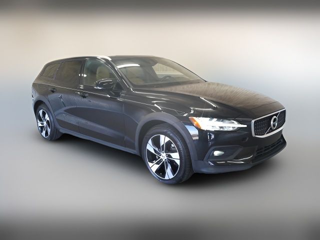2020 Volvo V60 Cross Country Base