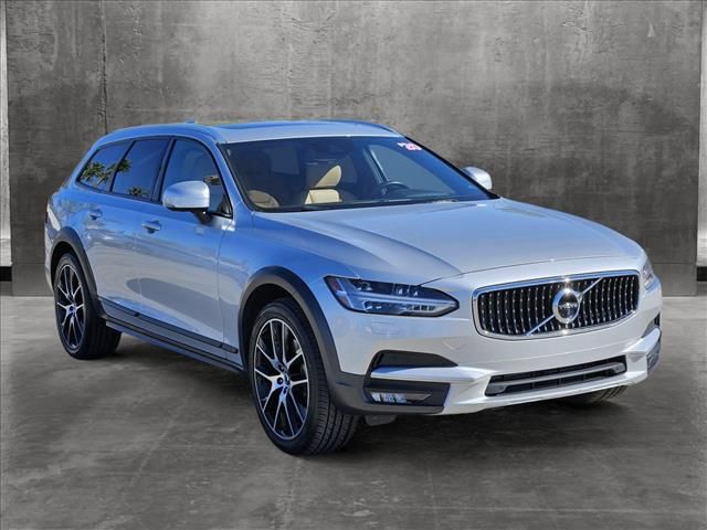 2020 Volvo V90 Cross Country Base