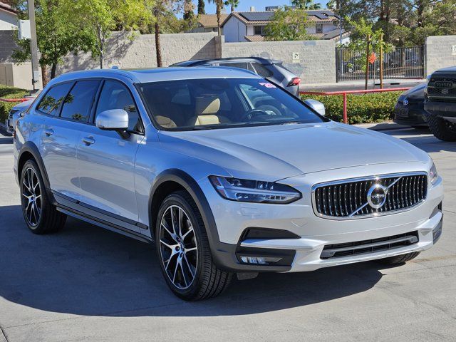 2020 Volvo V90 Cross Country Base