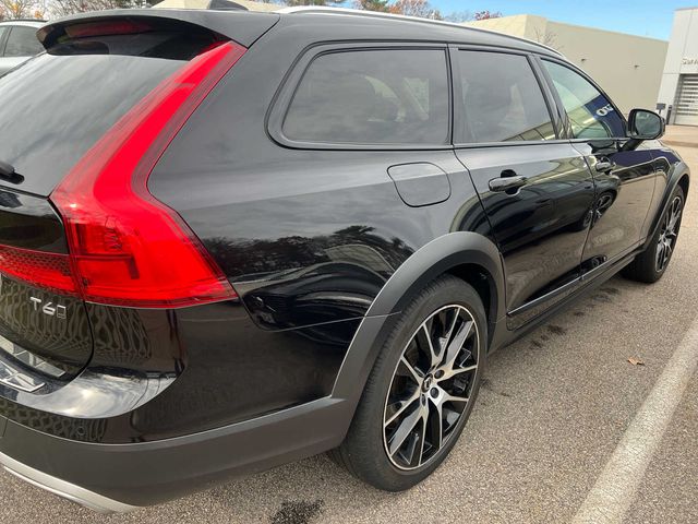 2020 Volvo V90 Cross Country Base