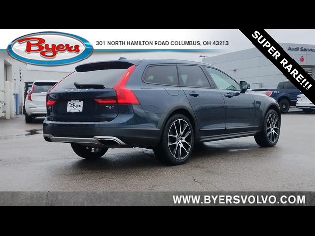 2020 Volvo V90 Cross Country Base