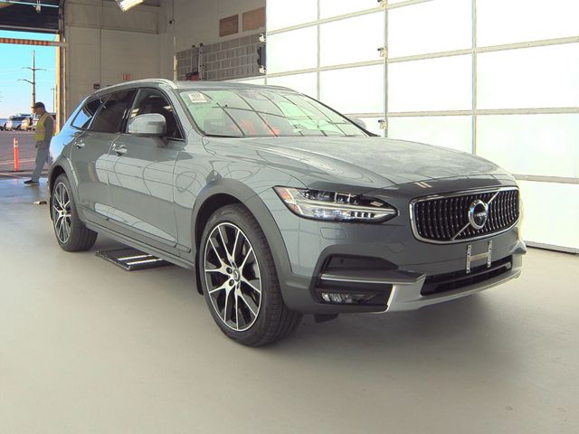 2020 Volvo V90 Cross Country Base