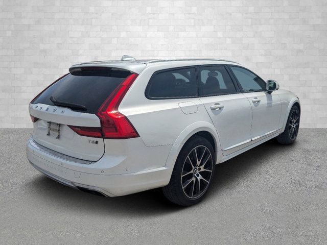 2020 Volvo V90 Cross Country Base