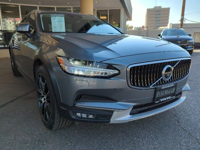 2020 Volvo V90 Cross Country Base