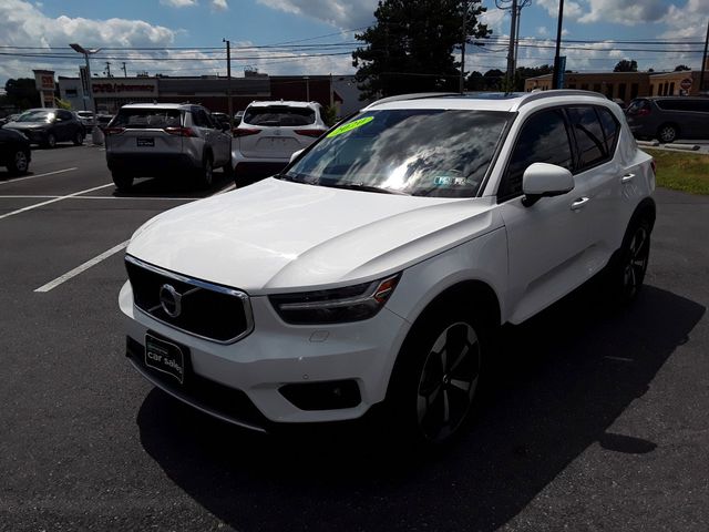 2020 Volvo XC40 Momentum