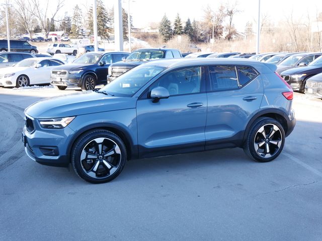 2020 Volvo XC40 Momentum