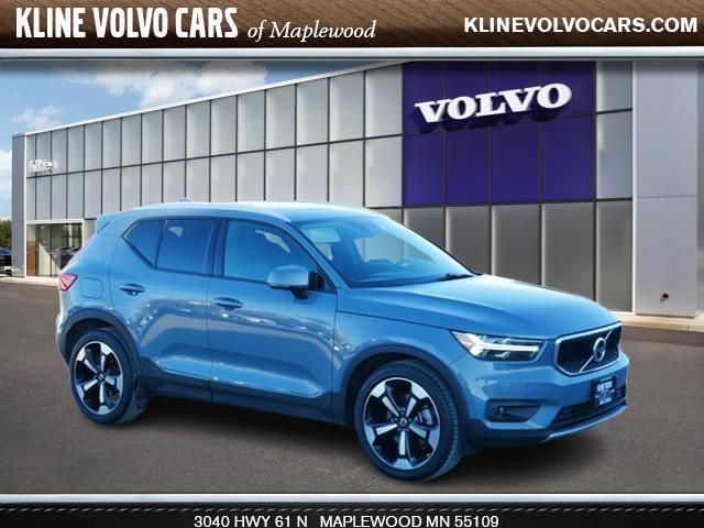 2020 Volvo XC40 Momentum