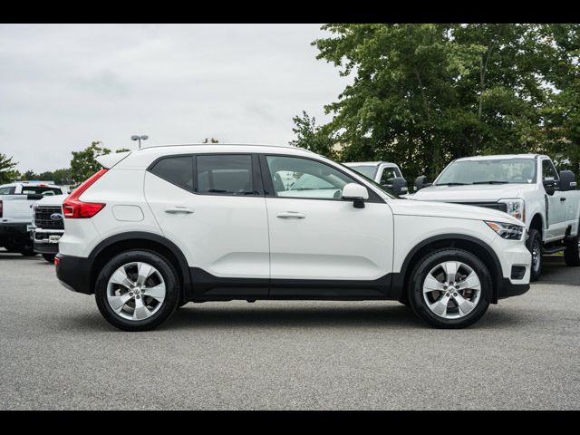 2020 Volvo XC40 Momentum