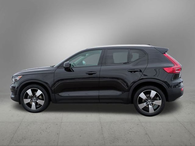 2020 Volvo XC40 Momentum