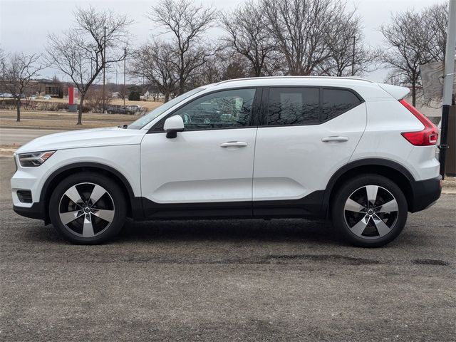 2020 Volvo XC40 Momentum