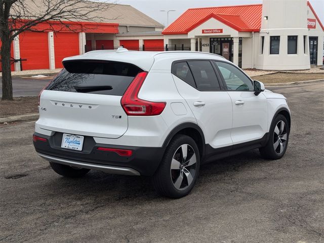 2020 Volvo XC40 Momentum