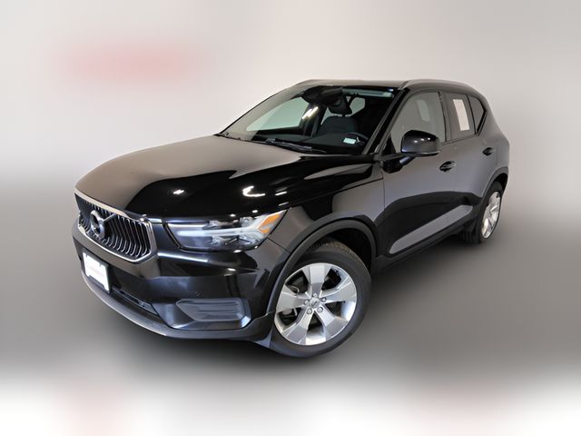 2020 Volvo XC40 Momentum