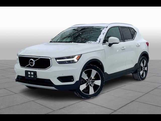 2020 Volvo XC40 Momentum