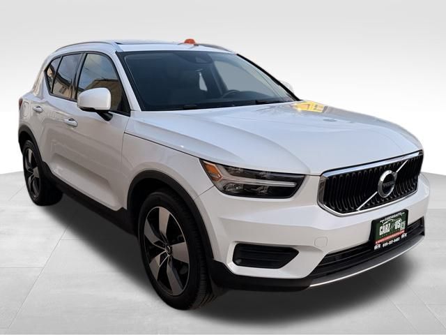2020 Volvo XC40 Momentum