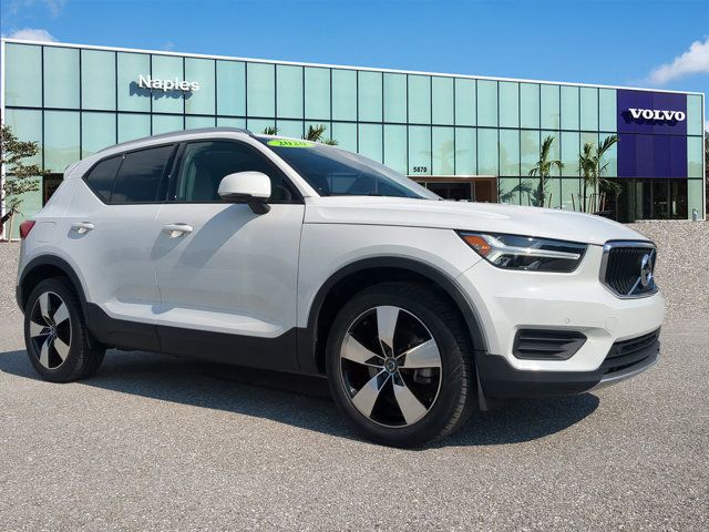 2020 Volvo XC40 Momentum