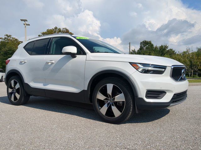 2020 Volvo XC40 Momentum