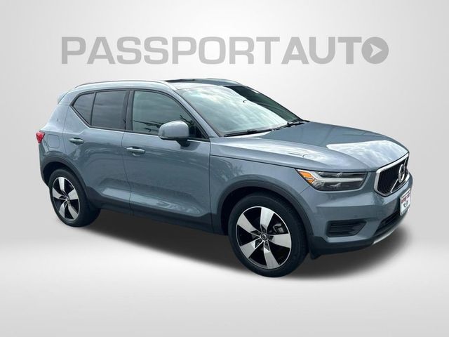 2020 Volvo XC40 Momentum