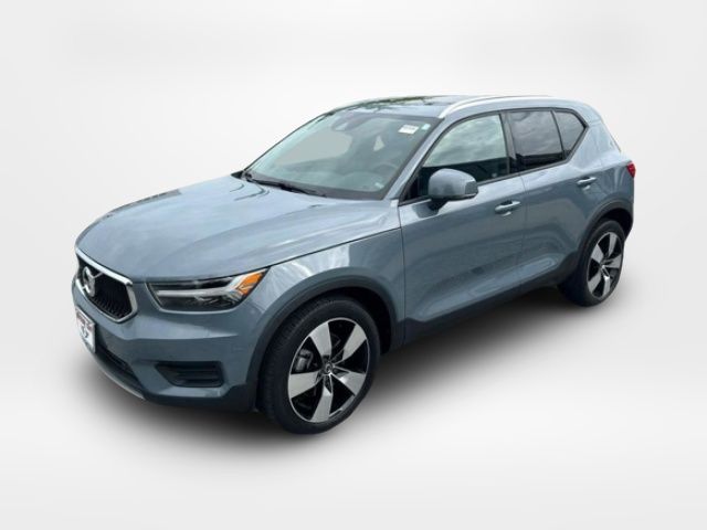2020 Volvo XC40 Momentum