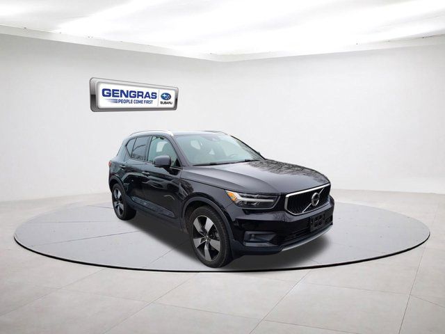 2020 Volvo XC40 Momentum