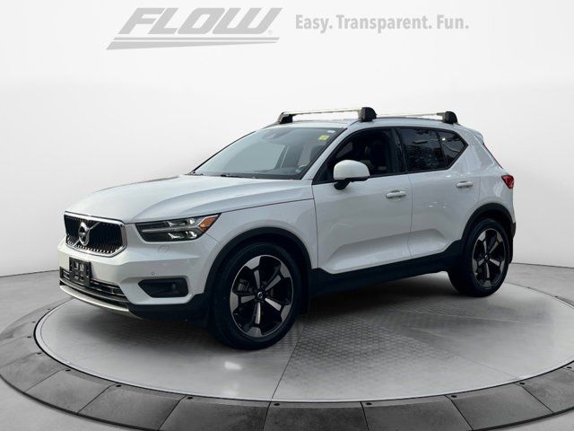 2020 Volvo XC40 Momentum