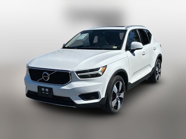 2020 Volvo XC40 Momentum