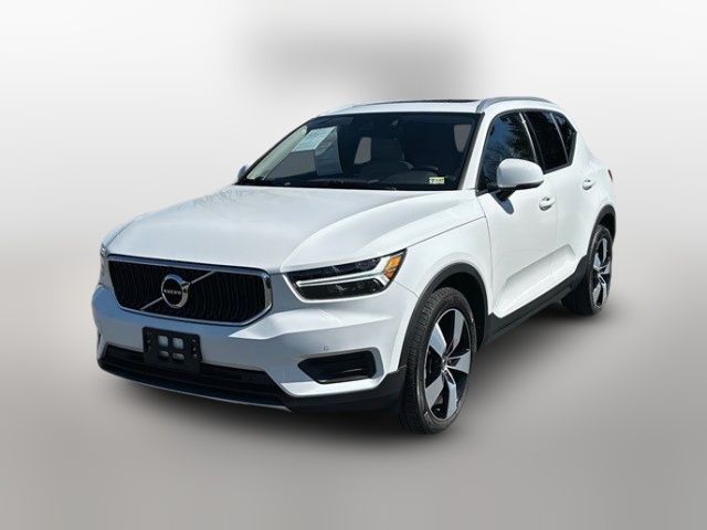 2020 Volvo XC40 Momentum