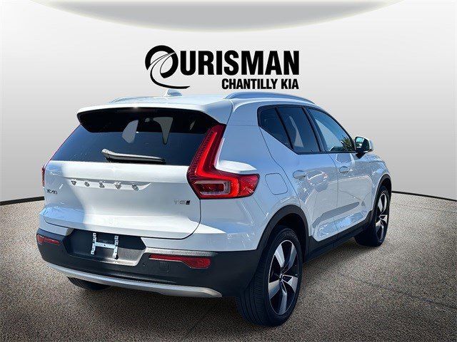 2020 Volvo XC40 Momentum