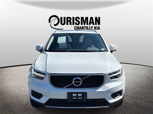 2020 Volvo XC40 Momentum