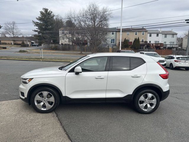 2020 Volvo XC40 Momentum