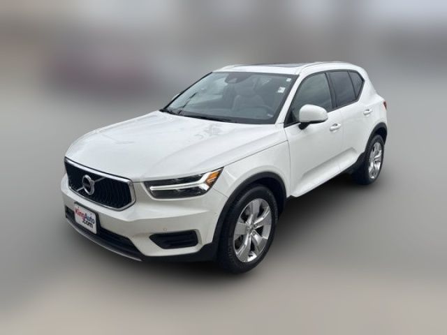 2020 Volvo XC40 Momentum