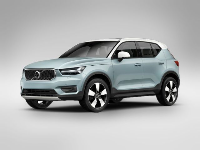 2020 Volvo XC40 Momentum