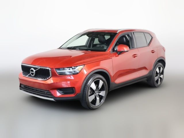 2020 Volvo XC40 Momentum