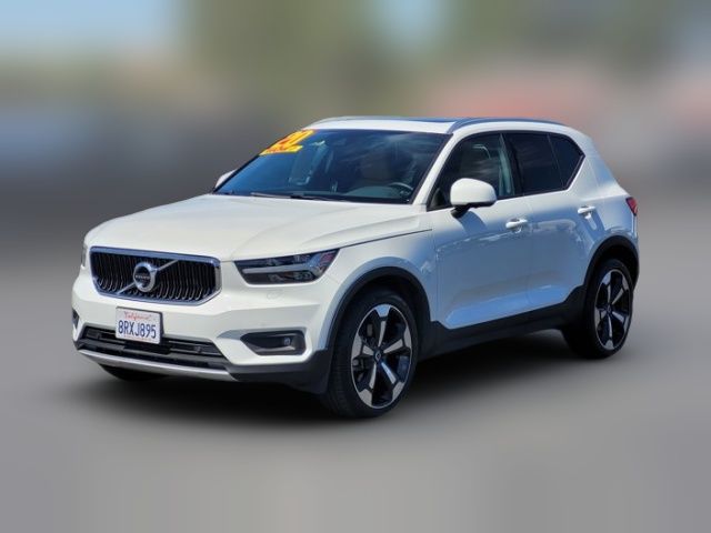 2020 Volvo XC40 Momentum