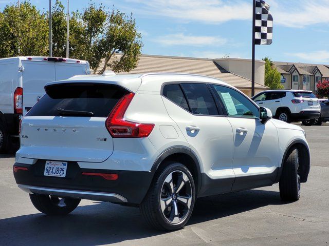 2020 Volvo XC40 Momentum