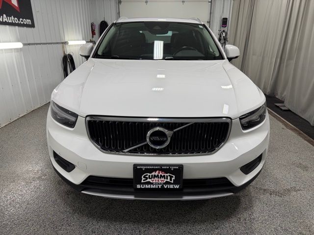 2020 Volvo XC40 Momentum