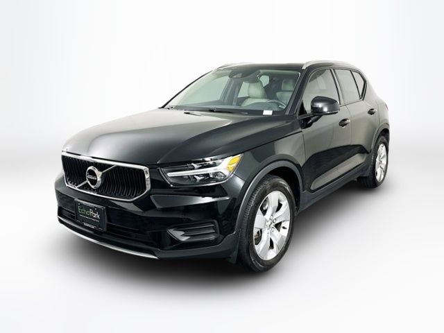 2020 Volvo XC40 Momentum