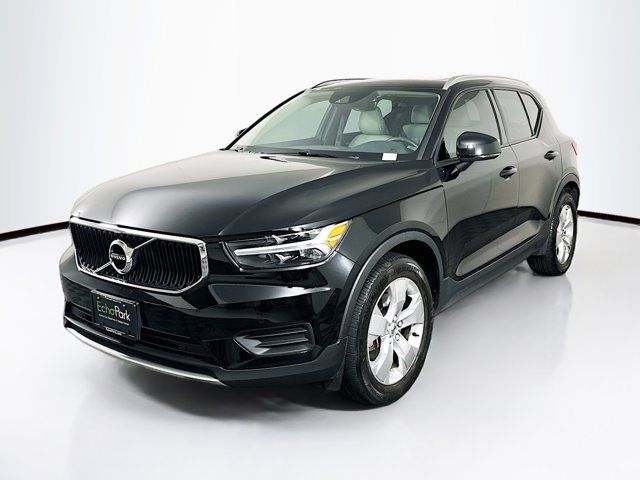 2020 Volvo XC40 Momentum