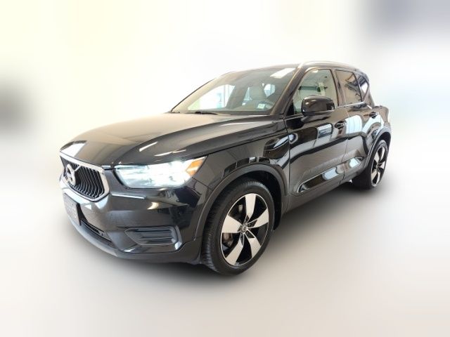 2020 Volvo XC40 Momentum