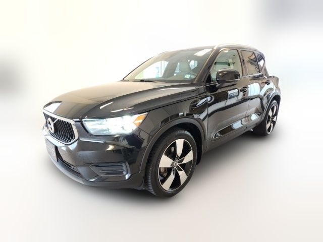 2020 Volvo XC40 Momentum