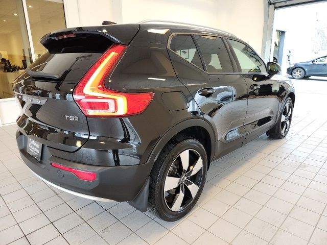 2020 Volvo XC40 Momentum
