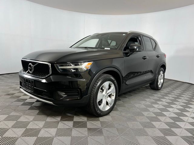 2020 Volvo XC40 Momentum