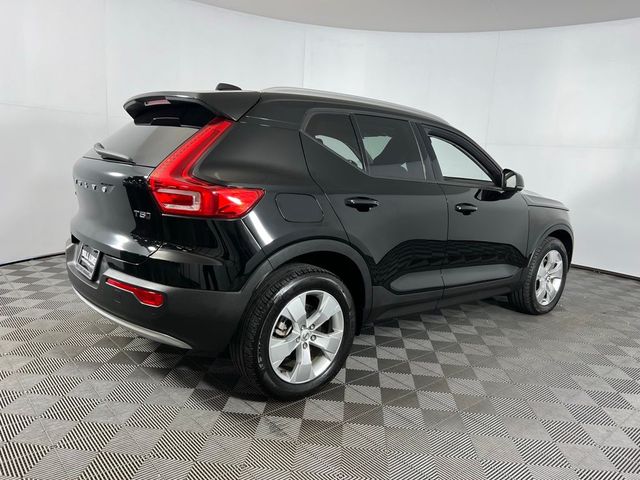 2020 Volvo XC40 Momentum