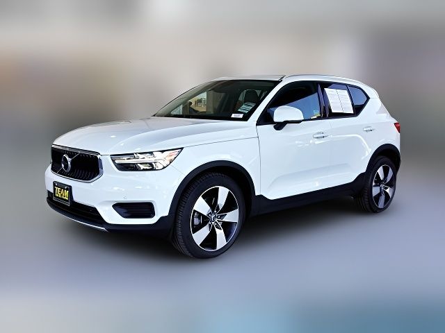 2020 Volvo XC40 Momentum