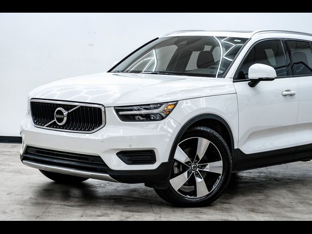 2020 Volvo XC40 Momentum