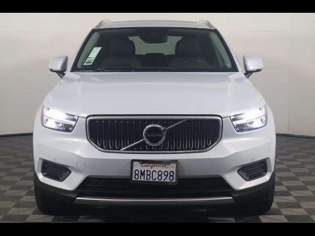 2020 Volvo XC40 Momentum