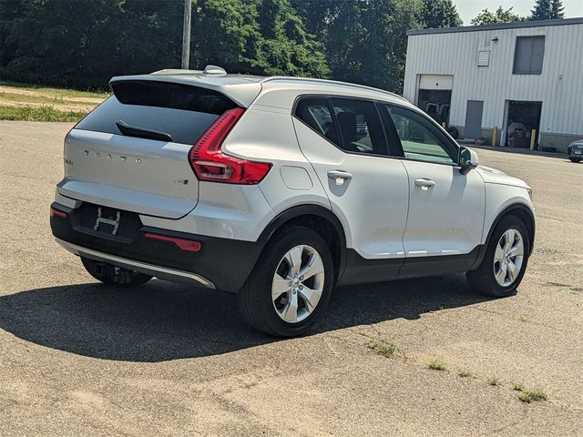 2020 Volvo XC40 Momentum