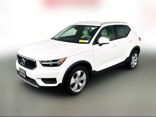 2020 Volvo XC40 Momentum