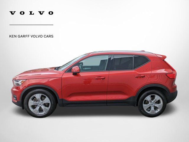 2020 Volvo XC40 Momentum